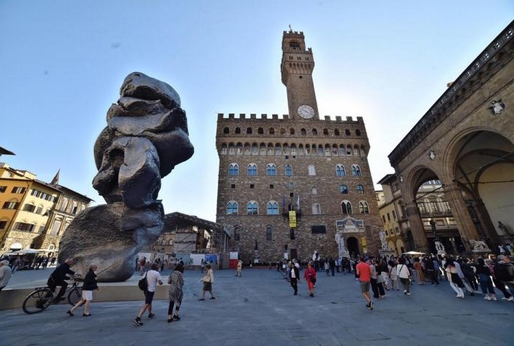 https://www.barnhardt.biz/wp-content/uploads/2018/04/statua_firenze_750.jpg_982521881.jpg